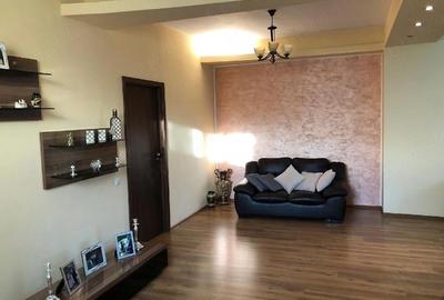 Casă cu 6 camere cu Teren 450 Mp în Calea București - 1