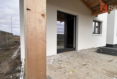 Duplex cu 4 camere cu Canalizare în Moșnița Nouă - 12