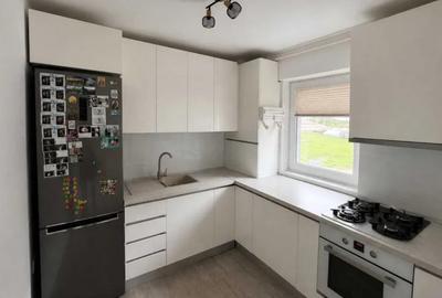 Apartament cu 3 camere decomandat în Tractorul - 6