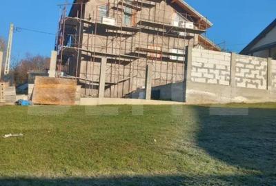 Casă cu 5 camere cu Teren 500 Mp în Valea Adâncă - 2