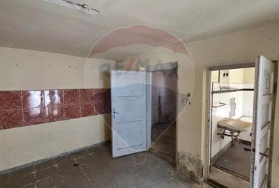 Casă cu 3 camere cu Teren 477 Mp în Central - 3