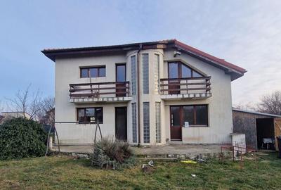 Casă cu 4 camere cu Canalizare în Străulești - 6