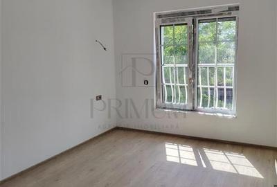 Duplex despartit prin garaj - zona excelenta - toate utilitatile - asfalt - 11