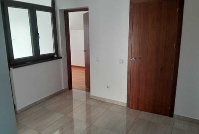 Casă cu 3 camere cu Teren 2000 Mp în Central - 7