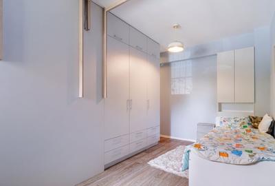 Apartament cu 4 camere semidecomandat, mobilat în Tineretului - 15