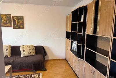 Garsoniera 1 decembrie-metrou 3 minute- - 3