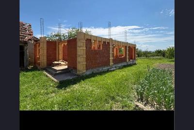 Vand casa semi facuta - 2