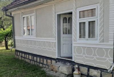 Casă cu Teren 3000 Mp în Coza