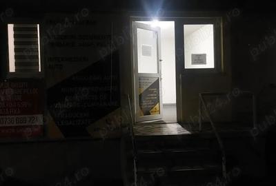 Spațiu comercial, de 28 mp, în Central - 3