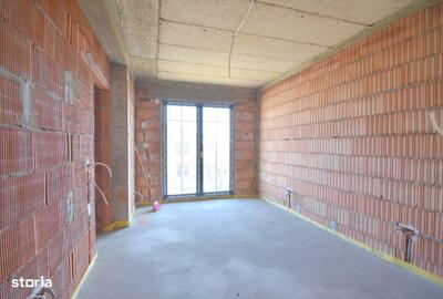 Casă cu 5 camere cu Teren 350 Mp în Sud