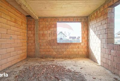 Casă cu 6 camere cu Teren 462 Mp în Sânpetru - 12
