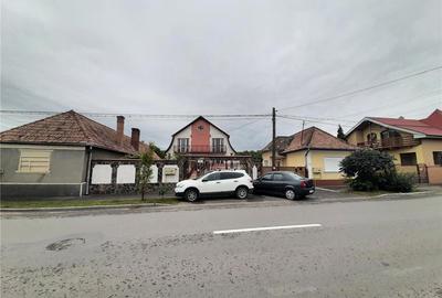 Casă cu Teren 1300 Mp în Turda - 1