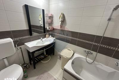 Apartament cu 3 camere decomandat în Central - 3