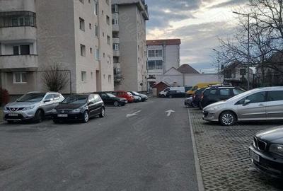 Apartament cu 2 camere semidecomandat în Turnișor - 3