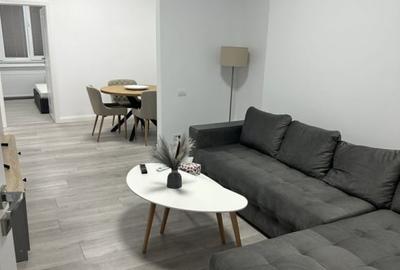 Apartament cu 3 camere decomandat, mobilat în Calea Victoriei