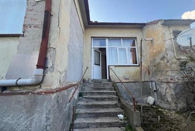 Casă cu 5 camere cu Teren 583 Mp în Micălaca