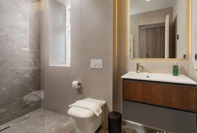 Apartament cu 3 camere decomandat, mobilat în Central