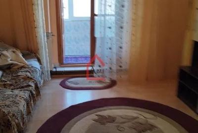 Apartament cu 3 camere semidecomandat, mobilat în Mircea cel Bătrân