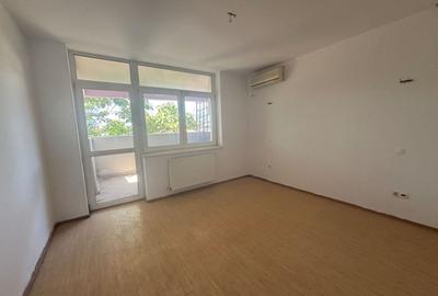 Spațiu comercial, de 1,872 mp, în Est - 13
