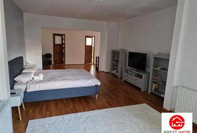 Casă cu 4 camere cu Canalizare în Central - 30