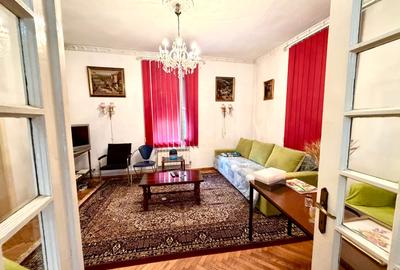 Casă cu 9 camere cu Garaj în P-ța Unirii - 4