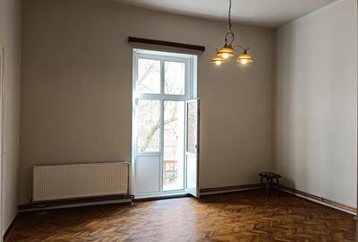 Garsonieră decomandată, mobilată în Central - 4