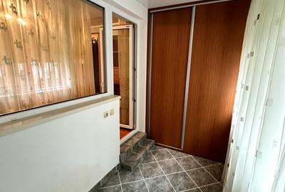 Apartament cu 3 camere semidecomandat în Orizont
