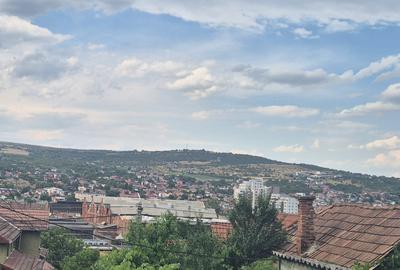 Cetățuie. Liniște. Lumină. Panorama.Teren ideal pentru casă.