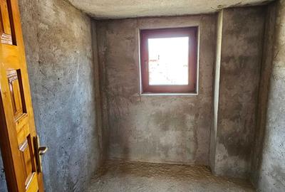 Casă cu 4 camere în Cândești - 12