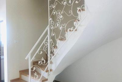 Case de vanzare cu 4 camere la 4 minute de PRIMARIE GIROC Case de vanzare cu 4 camere la 4 minute de PRIMARIE GIROC - 1