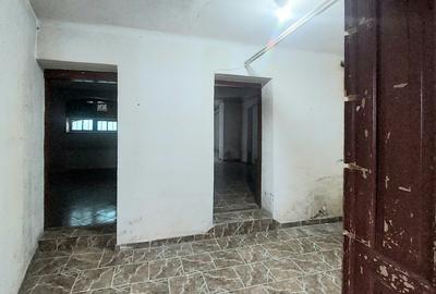 Casă individuală cu 4 camere cu Canalizare în Gara de Nord - 2