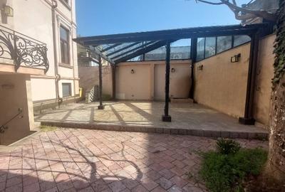 Spațiu comercial, de 430 mp, în Central - 4