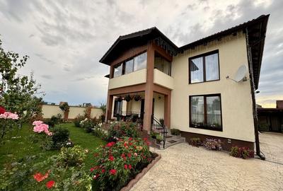 Casă Spațioasă de Vânzare în Ghimbav | Două Apartamente | Teren 579 mp - 2