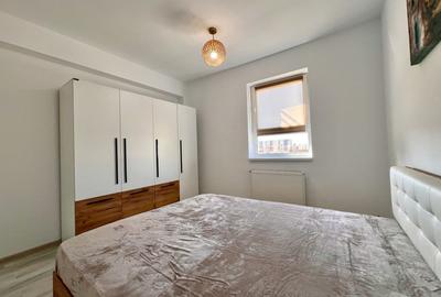 Apartament cu 2 camere semidecomandat, mobilat în Tractorul - 21