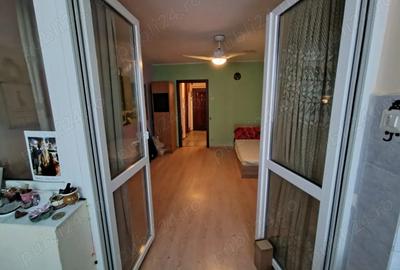 Garsonieră decomandată în Titan - 2