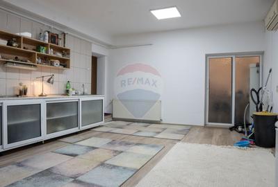 Casă cu 8 camere cu Teren 950 Mp în Roșu - 15