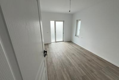 Vila superba la strada principală - finisaje de lux, direct de la proprietar - 9