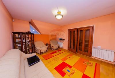 DE VANZARE DOUA CASE in zona de PARC ideale pentru doua familii - 14