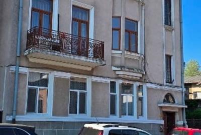 Apartament cu 3 camere decomandat în Calea Călărașilor