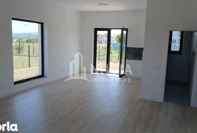 Casă cu 3 camere cu Teren 384 Mp în Micești