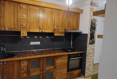 Apartament cu 3 camere decomandat în Central - 1