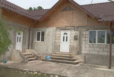 Casa de vanzare cu teren Casa de vanzare cu teren - 2