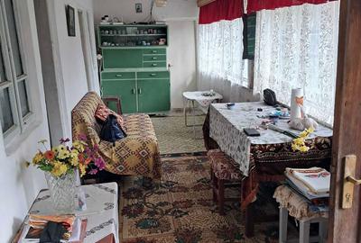 Casă cu 4 camere în Policiori - 5