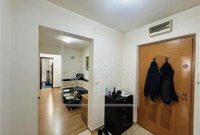 Apartament cu 3 camere decomandat în Aeroport - 17