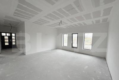 Casa de vanzare , 110 mp , teren 4,5 ari, zona Lazuri - 3