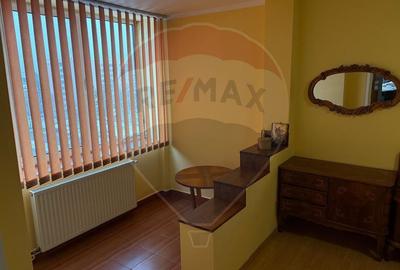 Apartament cu 4 camere decomandat, mobilat în Centrul Civic - 2