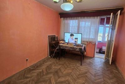 Apartament cu 3 camere decomandat în Valea Rosie - 1