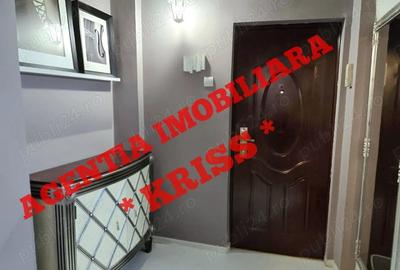 Apartament cu 2 camere semidecomandat în Craiovei