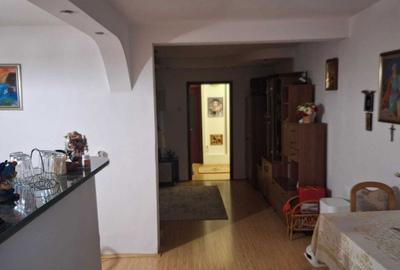 Apartament cu 4 camere semidecomandat în Exterior Vest - 1