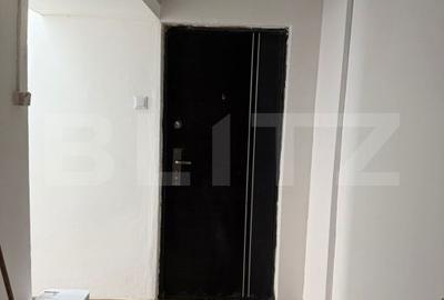 Apartament cu 2 camere nedecomandat în Micro 11
